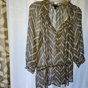 BANANA REPUBLIC Women's Sheer Gray & White Chevron Design Vneck Tunic Small
